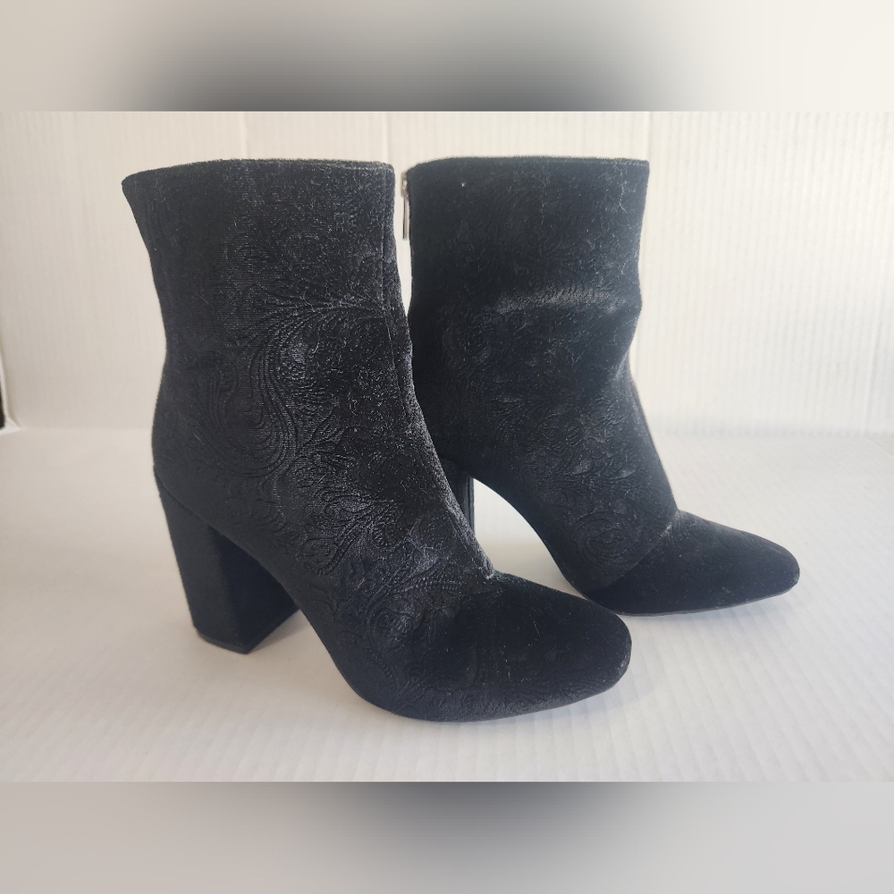 Jessica Simpson Black Velvet Floral Chunky Heel Back Zip Boots Size 8